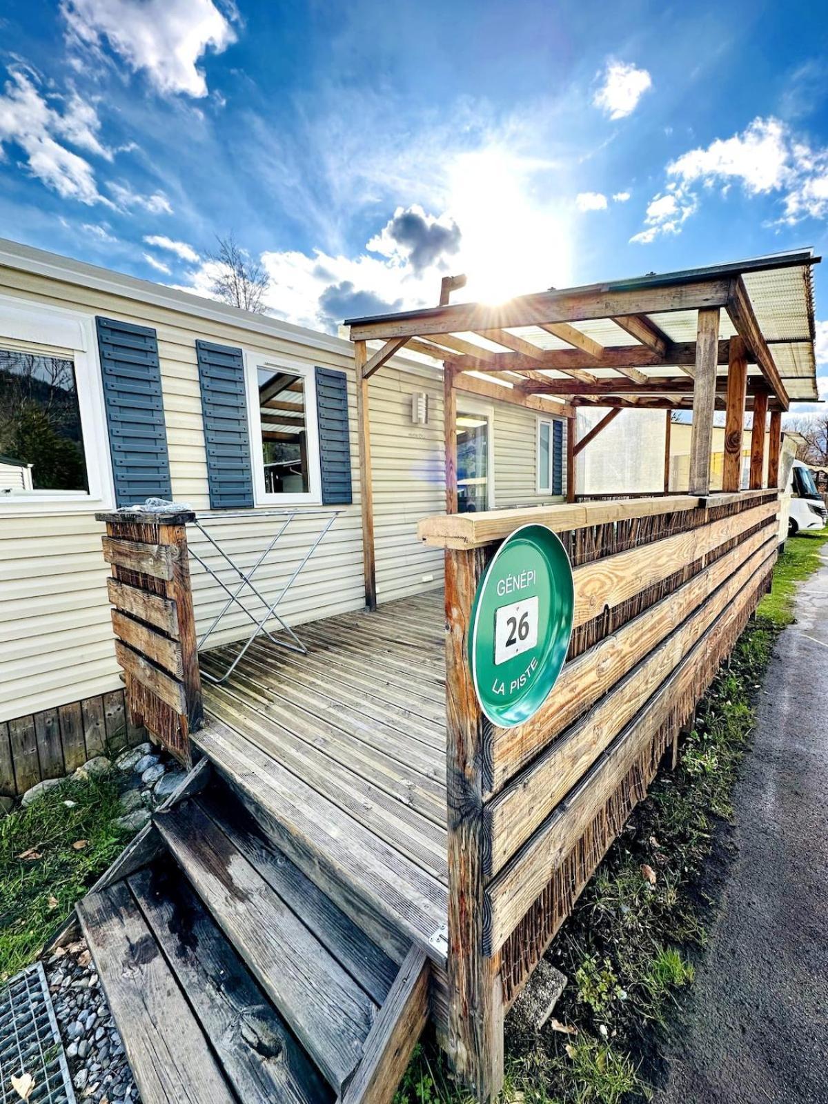 Bungalow 3 Chambres Pour 6 Pers Avec Climatisation Camping 3 Etoiles Samoëns Kültér fotó